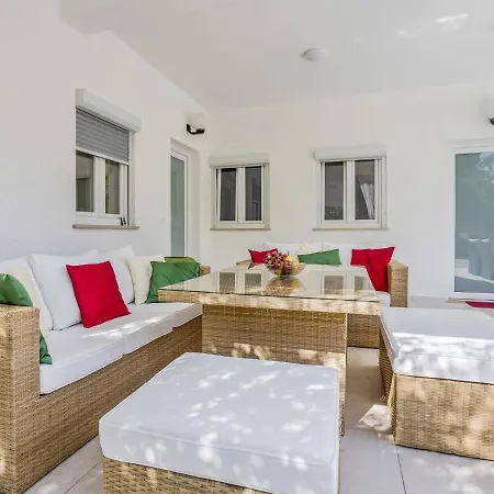 Apartment File-4 By Interhome Zambratija (Istria)